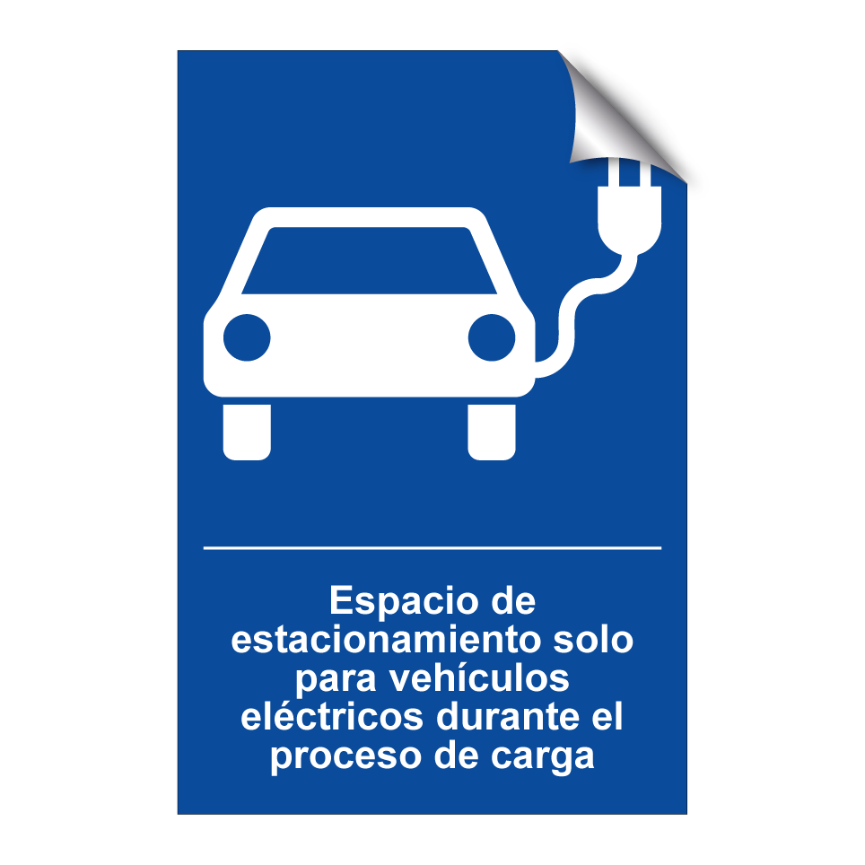 Espacio de estacionamiento solo para vehículos eléctricos durante el proceso de carga