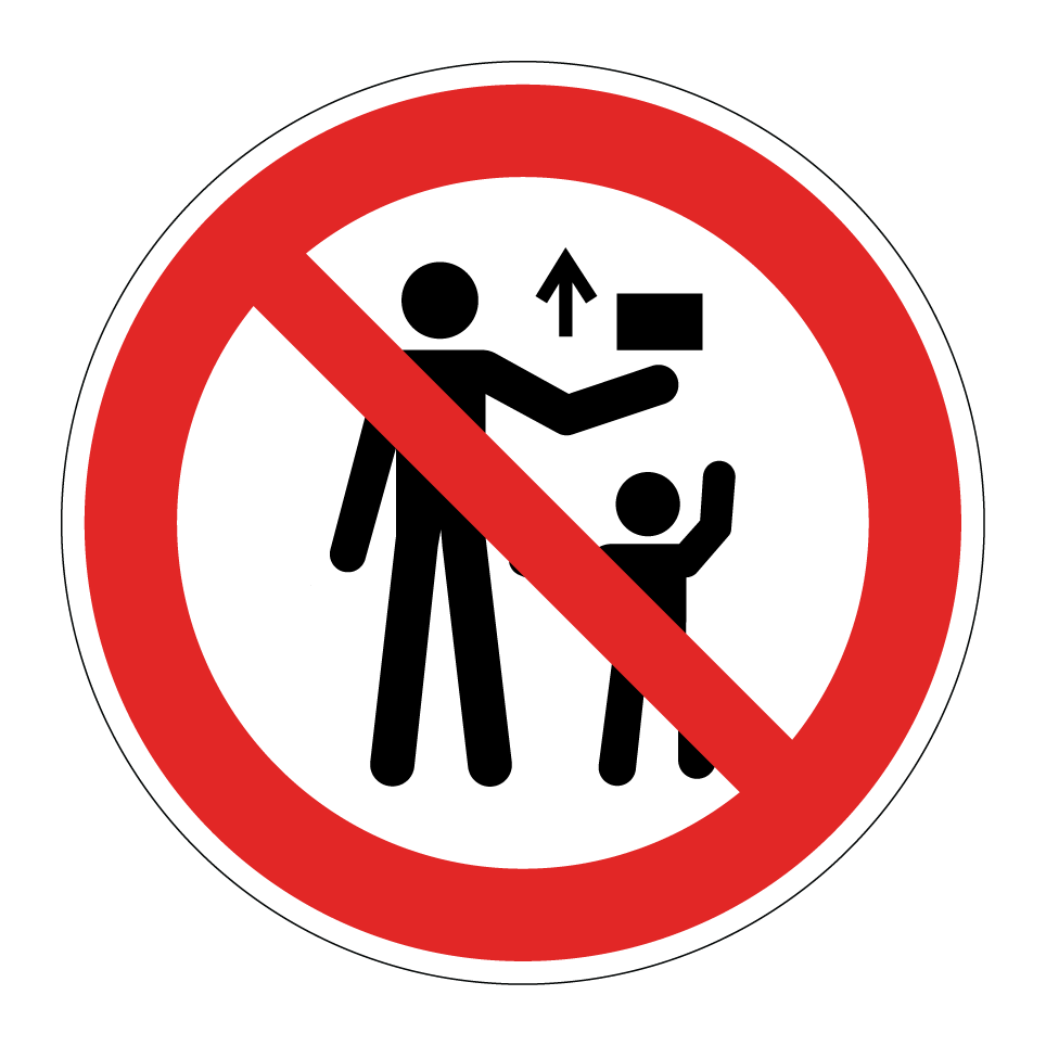 No entregar objetos a los niños