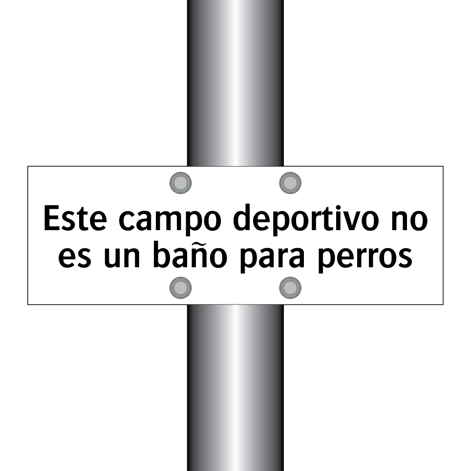 Este campo deportivo no es un baño para perros
